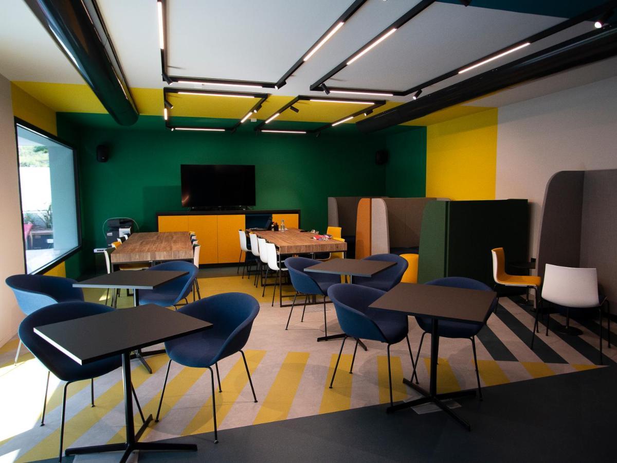 Demo Hotel Design Emotion リミニ エクステリア 写真