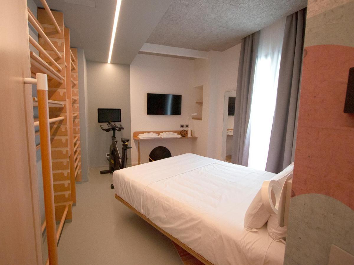 Demo Hotel Design Emotion リミニ エクステリア 写真