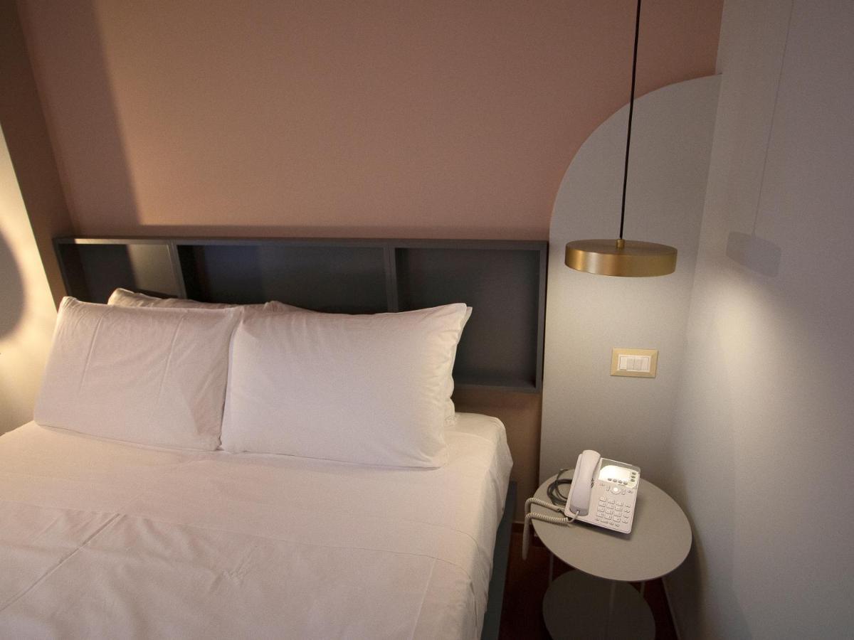 Demo Hotel Design Emotion リミニ エクステリア 写真
