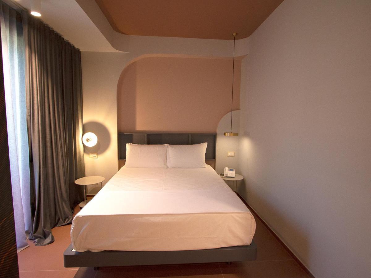 Demo Hotel Design Emotion リミニ エクステリア 写真