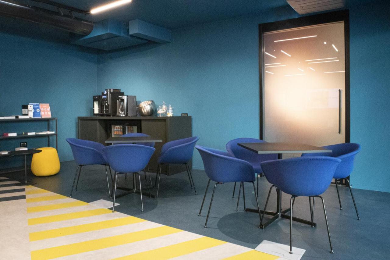 Demo Hotel Design Emotion リミニ エクステリア 写真