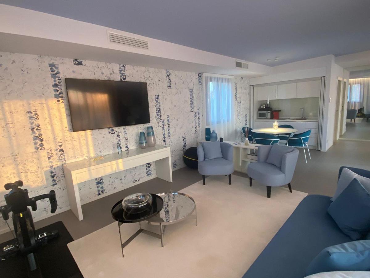 Demo Hotel Design Emotion リミニ エクステリア 写真