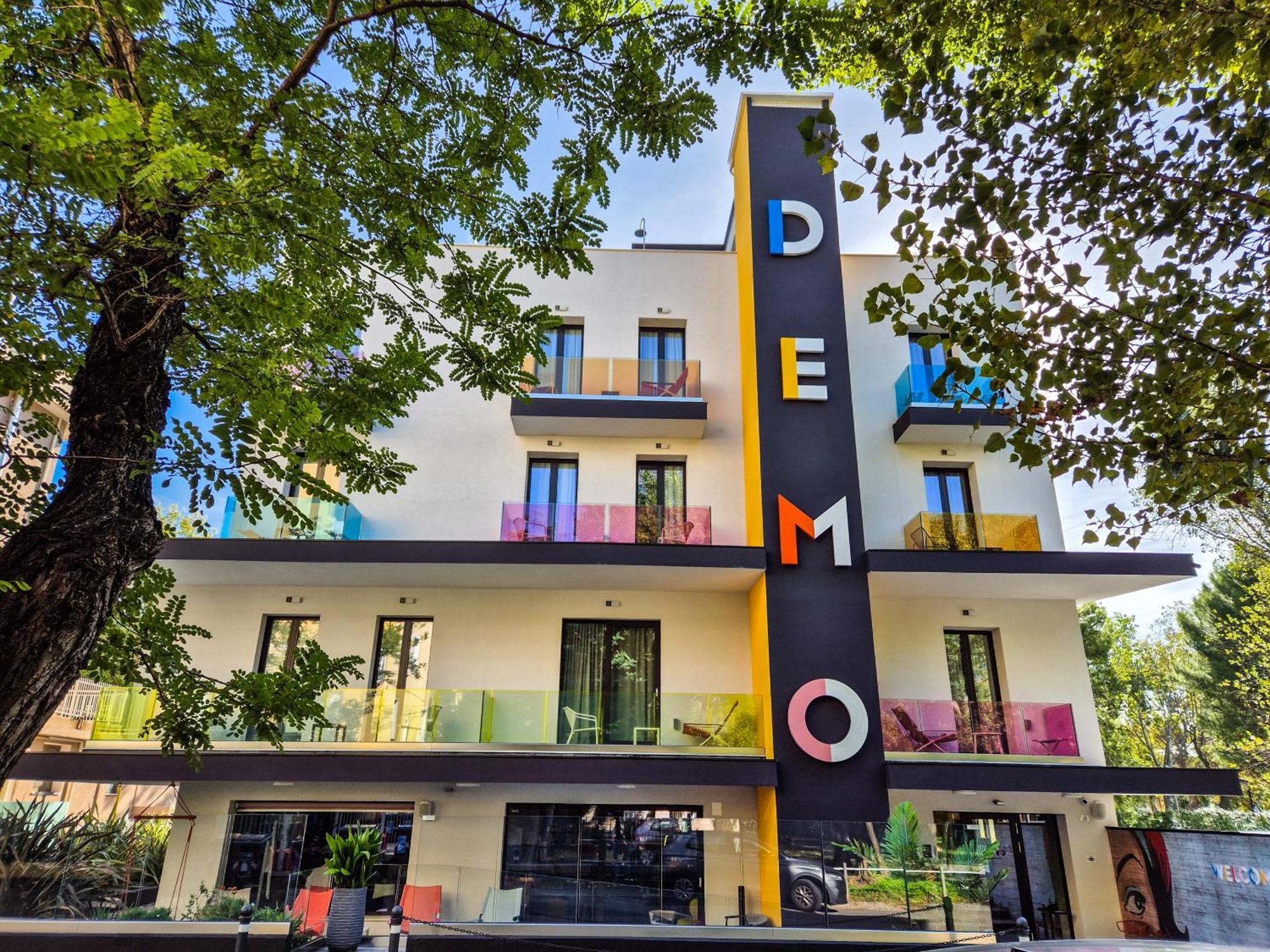 Demo Hotel Design Emotion リミニ エクステリア 写真