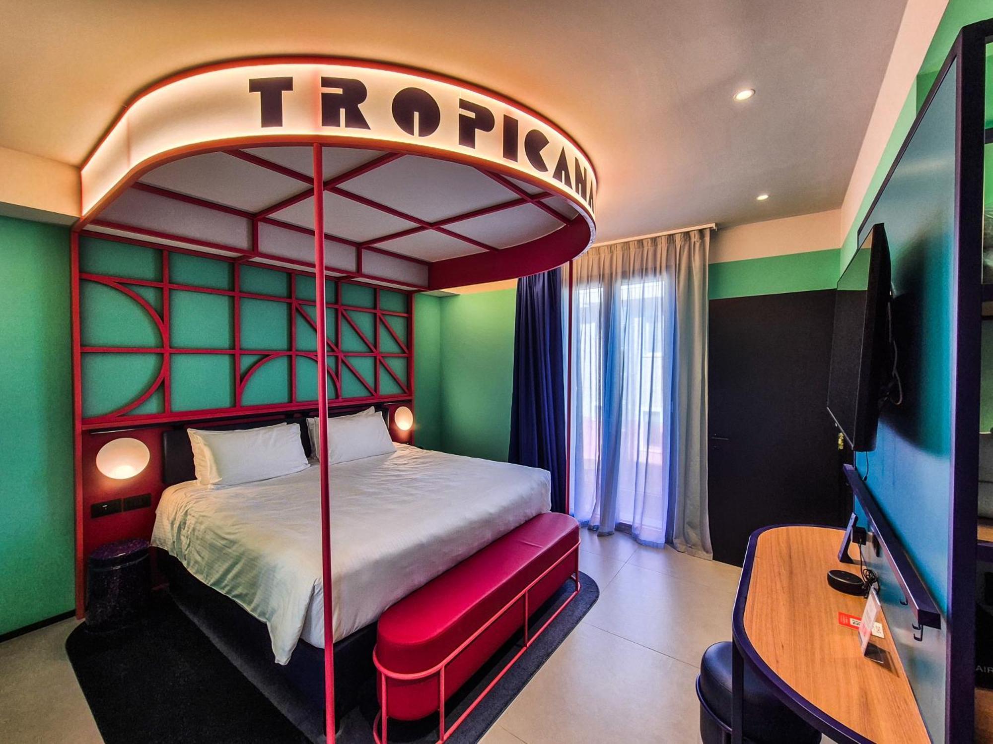 Demo Hotel Design Emotion リミニ エクステリア 写真